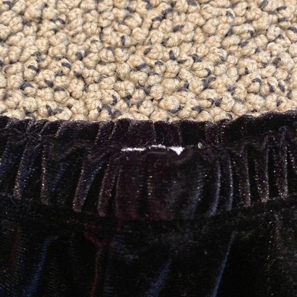 Brandy Mellvile Crushed Velvet Black Shorts  Size Small in Like New Condition - Picture 3 of 4